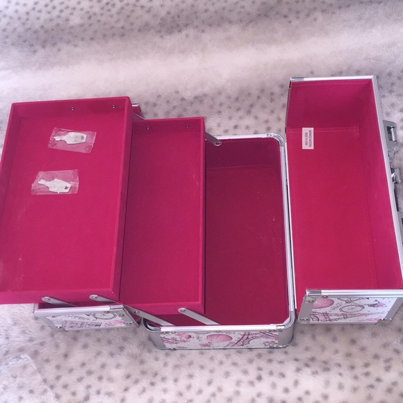 Train Case/ Make-up /Organizer - Picture 3 of 6